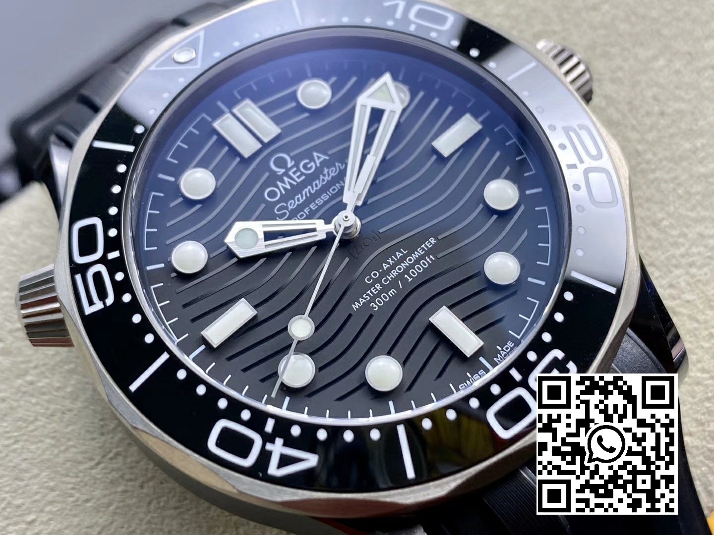 Omega Seamaster Diver 300M Real Ceramic Case VS Factory 1:1 Best Edition on Black Rubber Strap A8806 V2