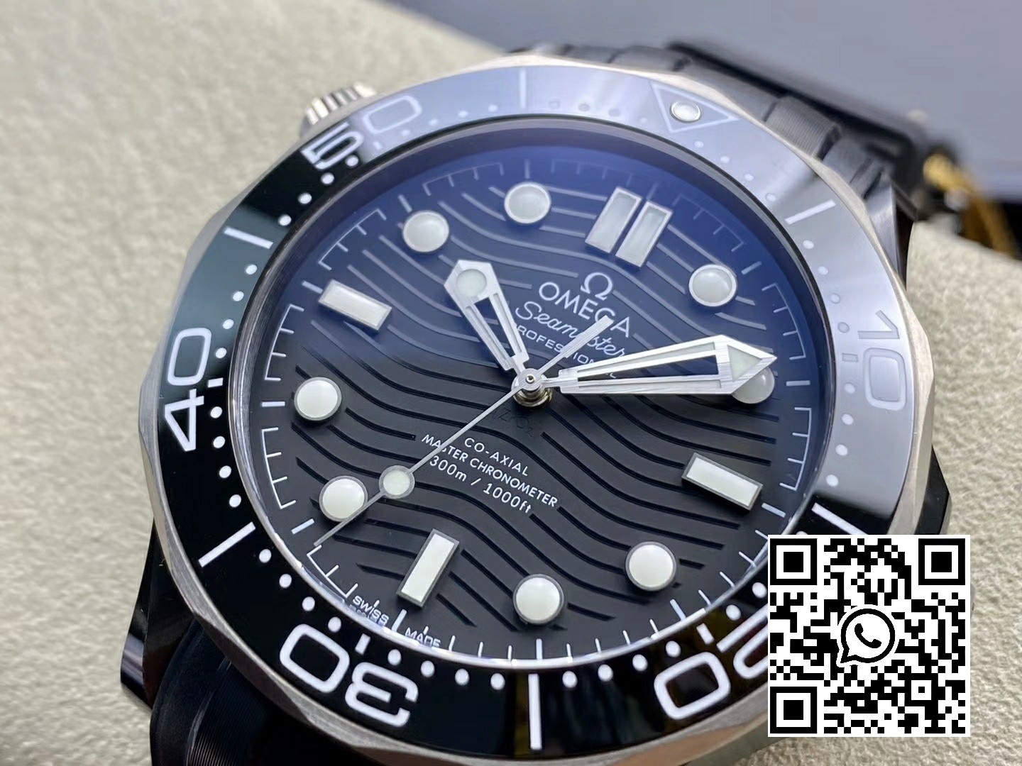 Omega Seamaster Diver 300M Real Ceramic Case VS Factory 1:1 Best Edition on Black Rubber Strap A8806 V2