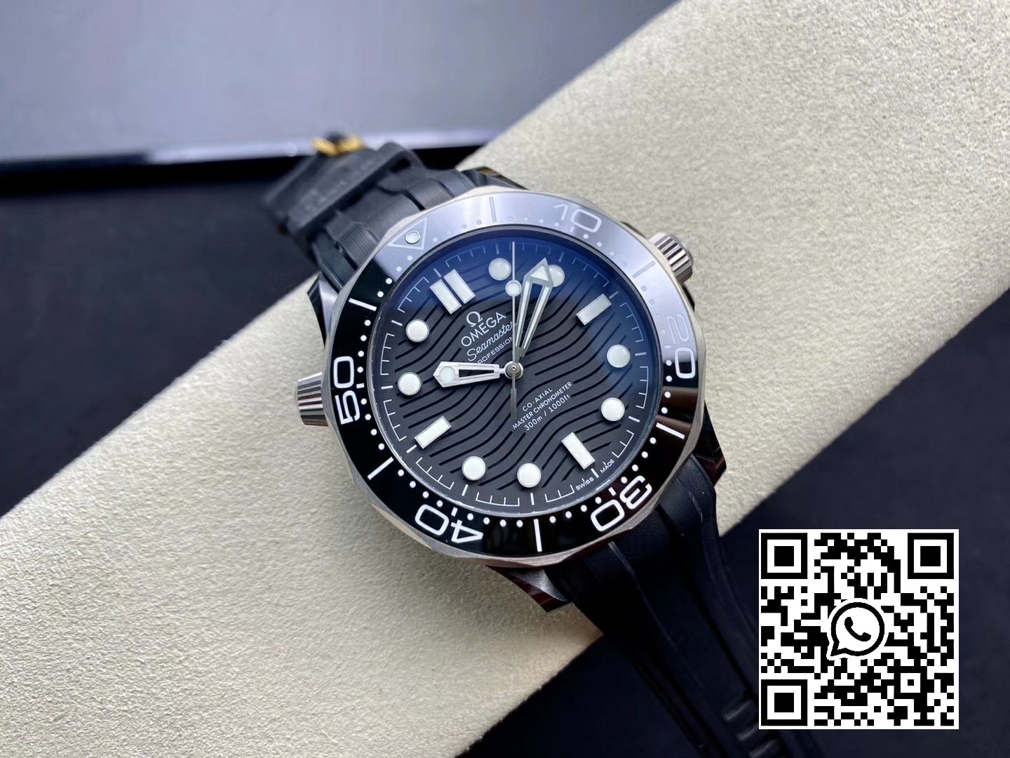 Omega Seamaster Diver 300M Real Ceramic Case VS Factory 1:1 Best Edition on Black Rubber Strap A8806 V2