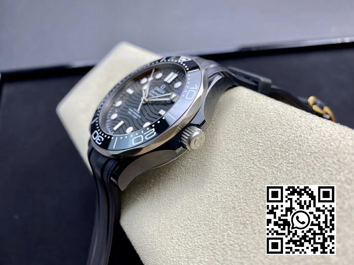 Omega Seamaster Diver 300M Real Ceramic Case VS Factory 1:1 Best Edition on Black Rubber Strap A8806 V2